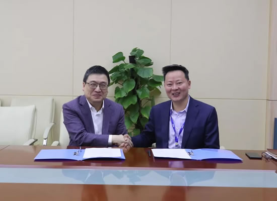 中加合作，走向國際化