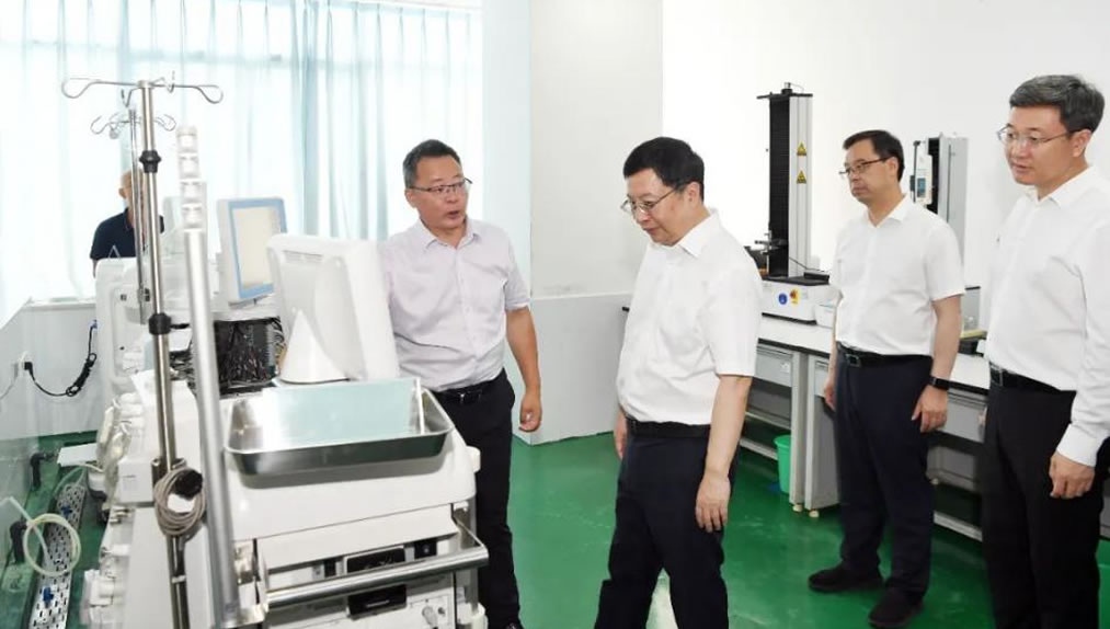 重慶市委副書記、市長(zhǎng)胡衡華蒞臨山外山公司調(diào)研